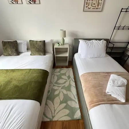 2 Bedroom Apartment Near Station London Exterior photo