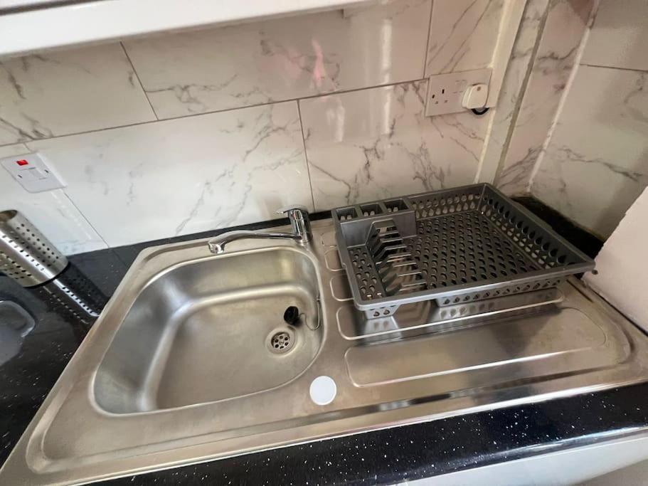 2 Bedroom Near Station Appartamento