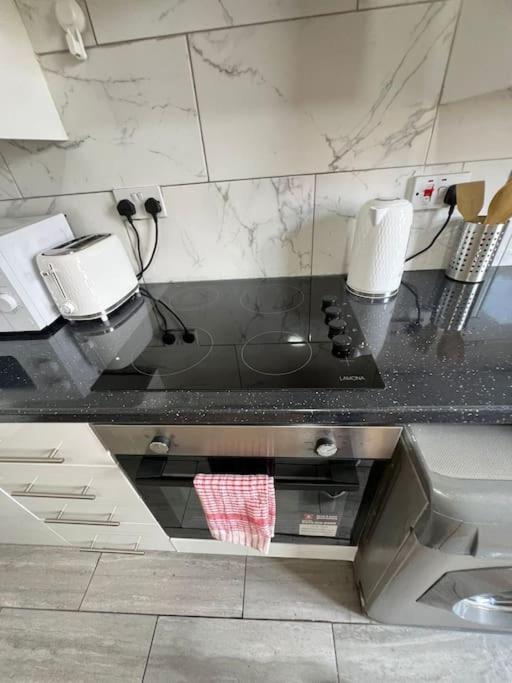 Appartamento 2 Bedroom Near Station