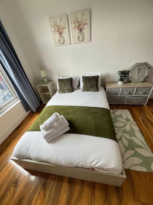 Appartamento 2 Bedroom Near Station *