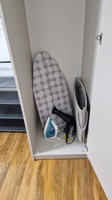 2 Bedroom Near Station Appartamento